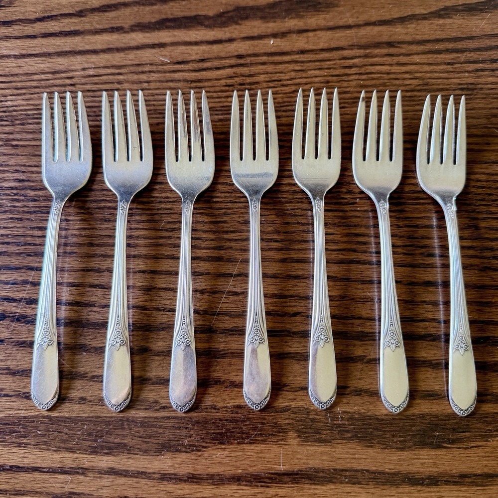 Wm Rogers IS Mary Lou-Devonshire Silverplate 1938 Lot of 7 Salad/Dessert Fork‎